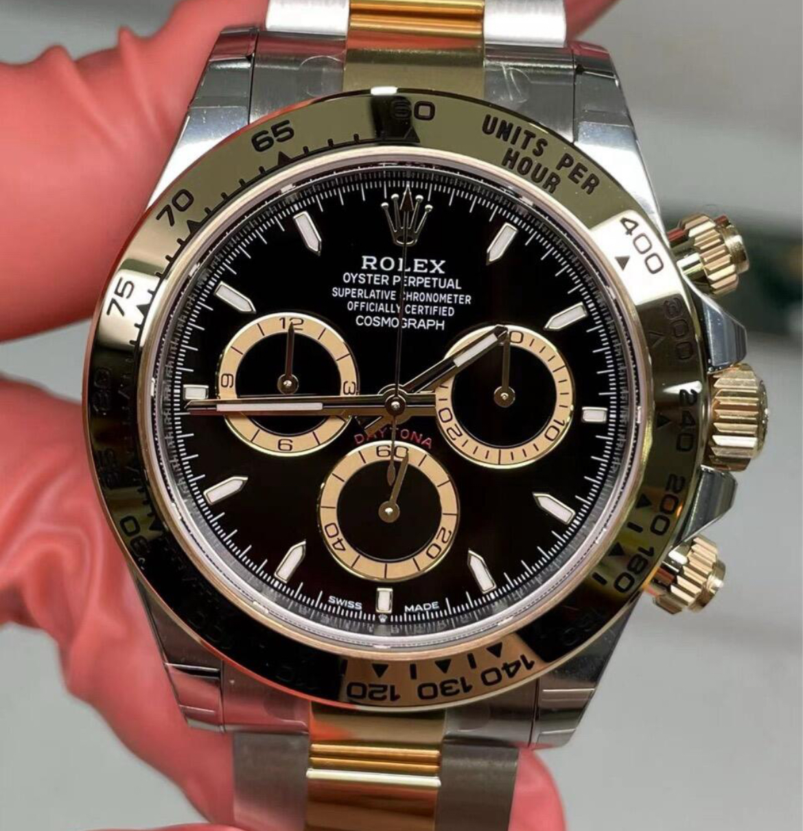 Luxe replica detail